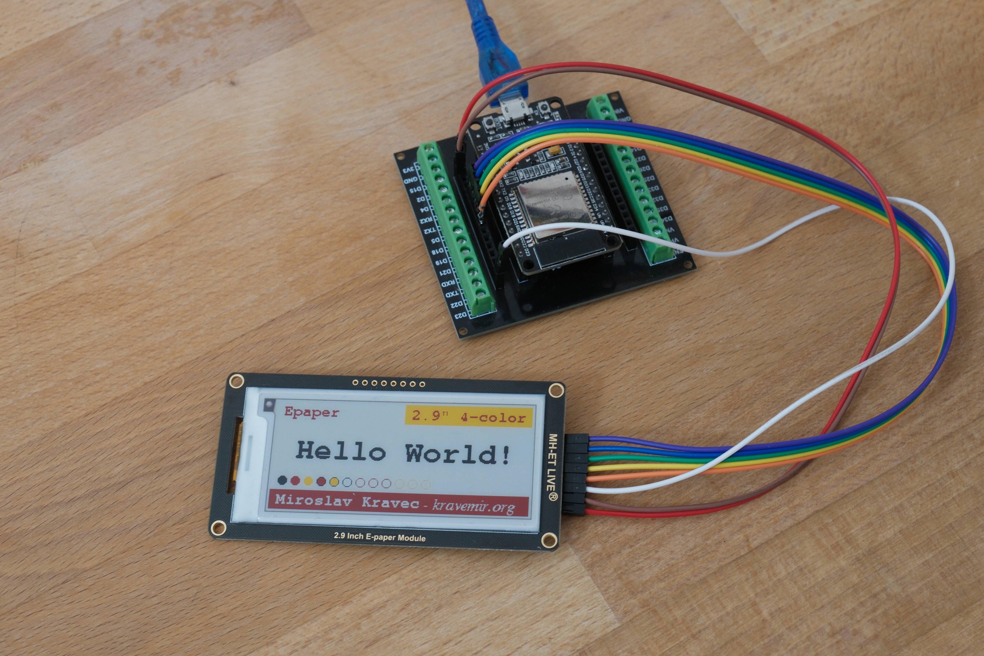 MH-ET Live 2.9" 4-color epaper module connected to ESP32